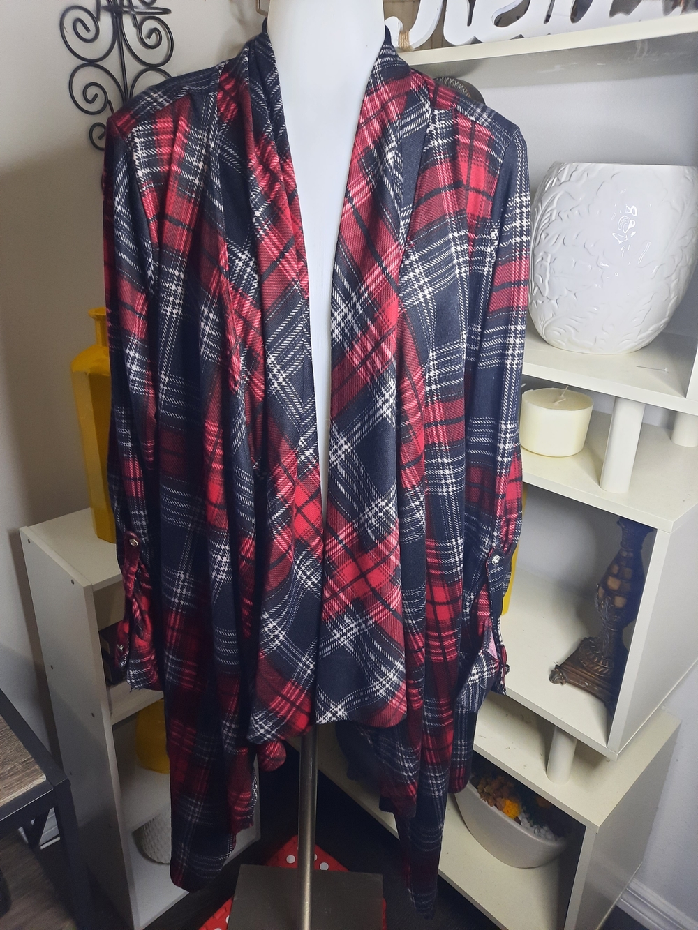 New York Laundry Red, Black and White Plaid Draped Open-Front Cape